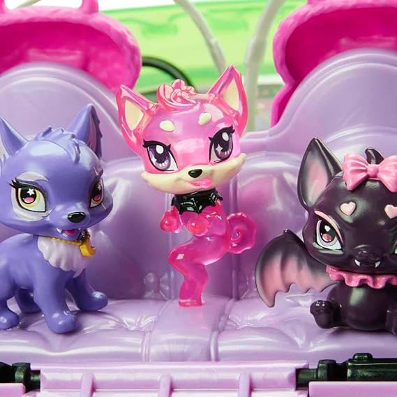 Monster High Draculaura & Clawdeen Wolf Doll Vehicle Playset – Fang-tastic Road Trip with Car, 3 Pets & Spooky Accessories